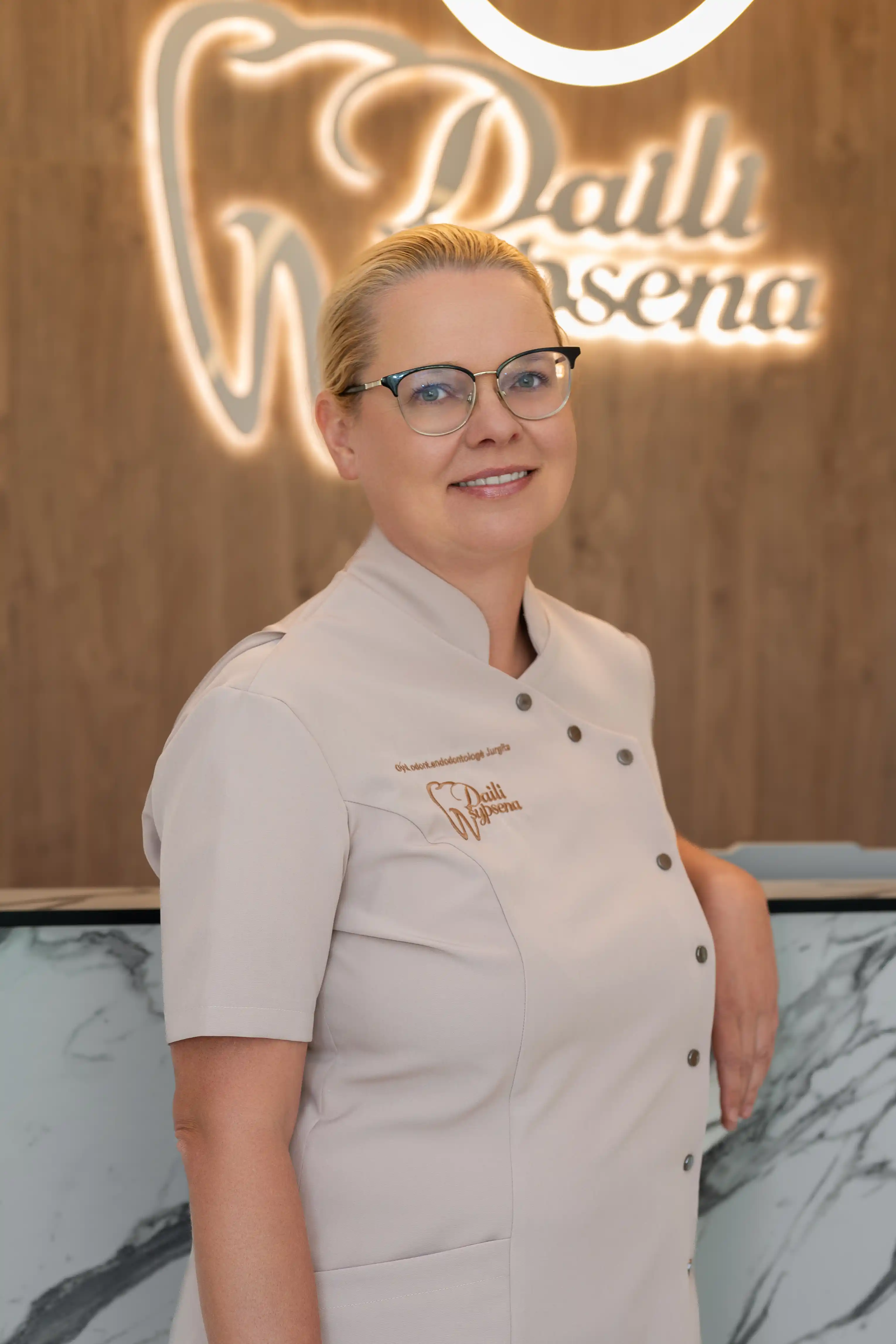 Gydytoja odontologė endodontologė Jurgita Tamošiūnaitė – Grigaitienė